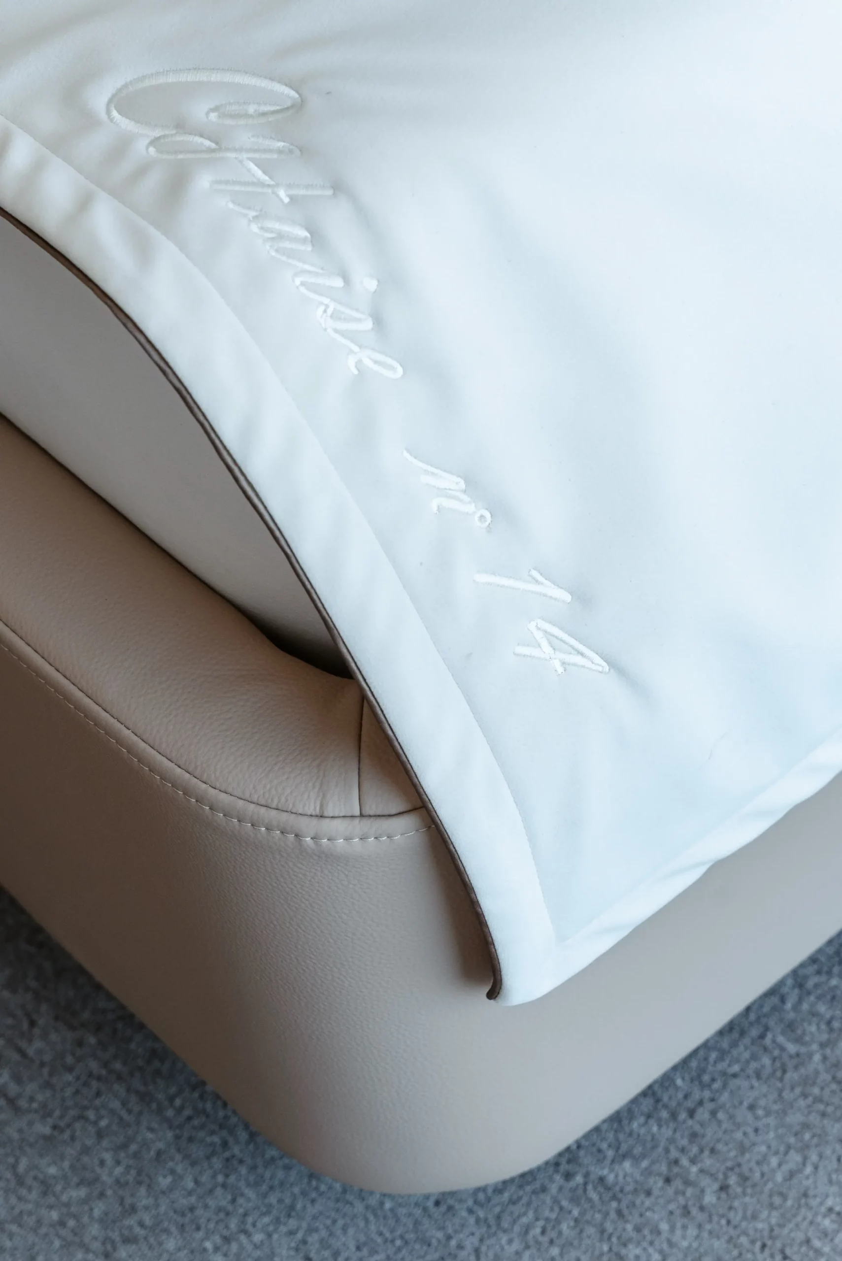 Lit VELVET – Image 4